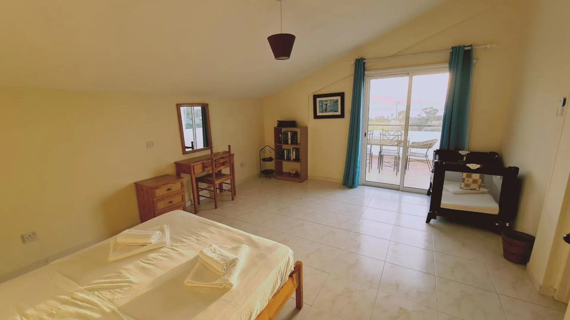 Stay Sea And Salt Lake Panoramic View Apt Larnaca
