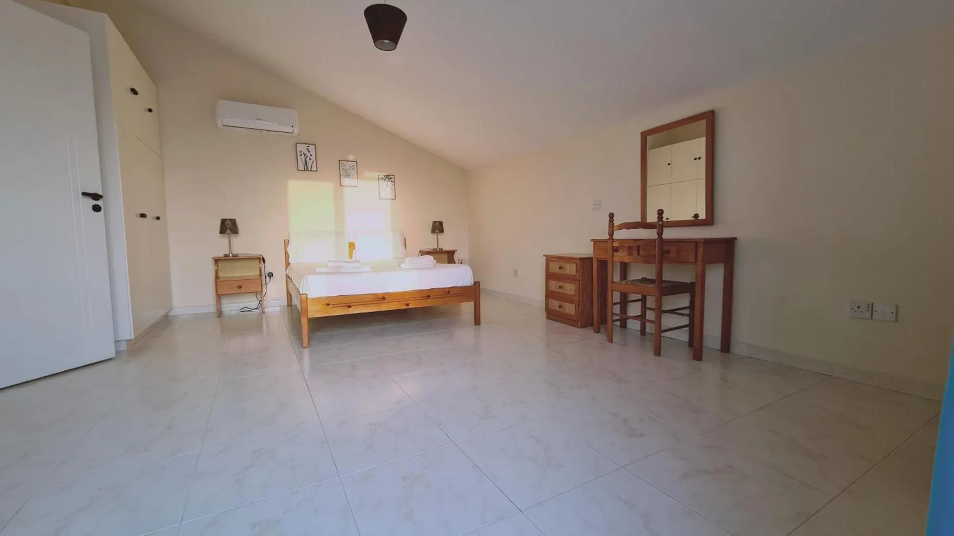 Stay Sea And Salt Lake Panoramic View Apt Larnaca